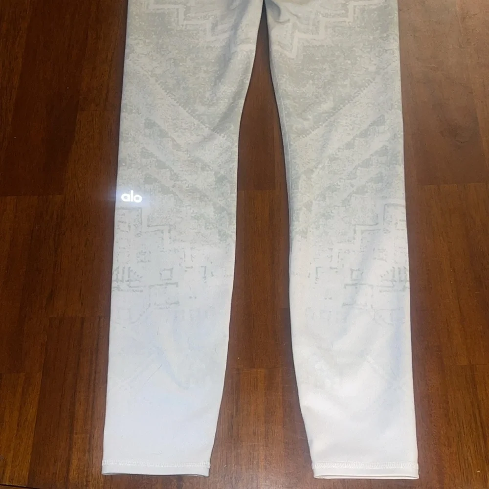 Alo Yoga Leggings Ladies High Waist Air Brush Leggings. Small.